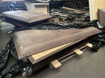 kožené polstrované panely