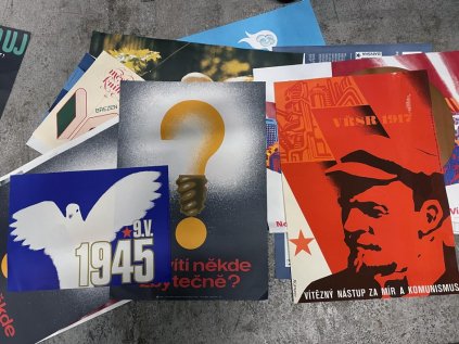 Komunistické plakáty
