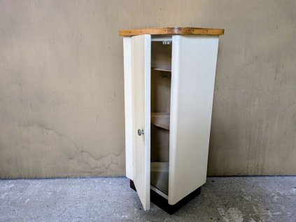 7f14d8f9 4eca 419a 8568 8751e24670da~1