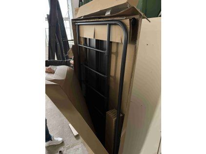 akovová postel ikea