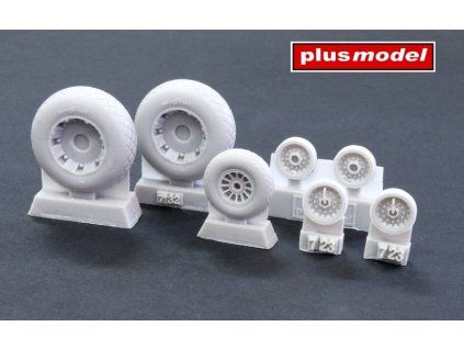 1/72 PBY Privateer wheels diamond tread