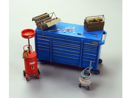 1/35 Garage equipment