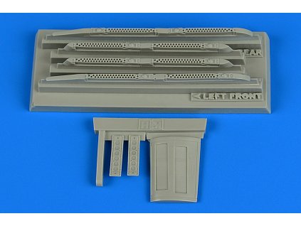 1/48 Su-17/22 M3/M4 Fitter K fully loaded chaff/flare dispensers - KITTY HAWK