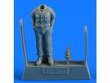 1/48 USAF WWII Aircraft Mechanic for TRUMPETER kit