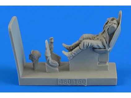 1/48 Soviet Fighter Pilot with seat for I-153