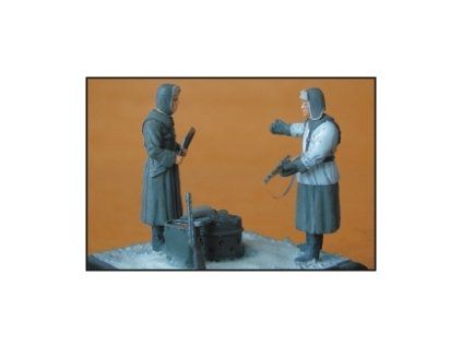 1/35 German Infantry Overcoat (2 fig.)