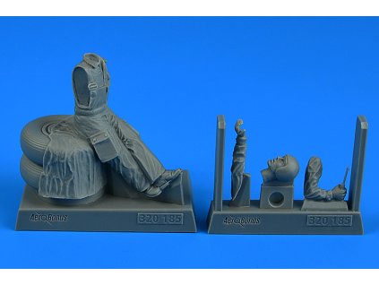 1/32 Warshaw Pact Aircraft Mechanic D for x kit
