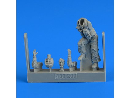 1/48 USAF Fighter Pilot on the ladder