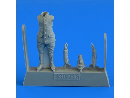 1/48 German or Austro-Hungarian WWI aircraft mechanic for x kit