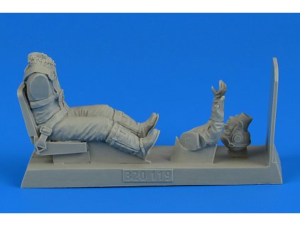 1/32 German Luftwaffe Pilot with seat for Me 262A