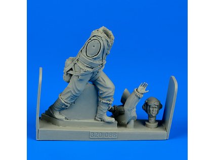 1/32 R.A.F. Fighter Pilot WWII