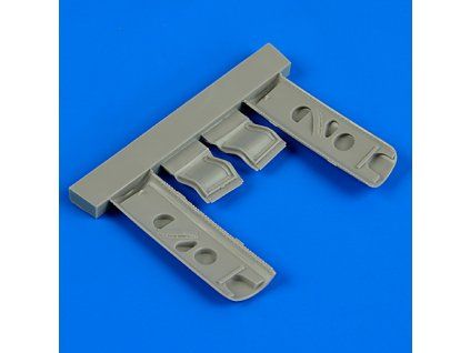 1/32 P-40E Warhawk undercarriage covers - HASEGAWA
