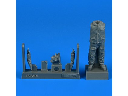 1/32 Russian Officer Mechanic for x kit