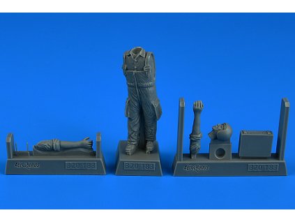 1/32 Warshaw Pact Aircraft Mechanic B for x kit