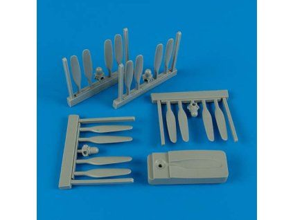 1/72 B-24 Liberator propeller w/tool - ACADEMY