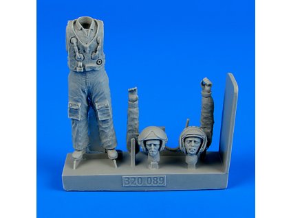 1/32 Soviet Pilot with life jacket - the Cold War period