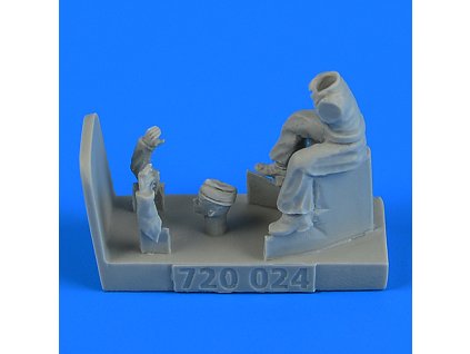 1/72 WWII RAF Tractor Driver