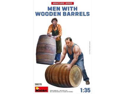 1/35 Men with Wooden Barrels