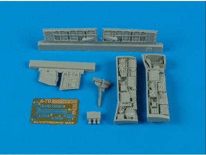 1/48 A-7D Corsair II electronic bays - HASEGAWA