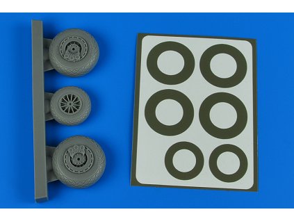 1/48 B-26K Invader wheels & paint masks - late - Diamond Pattern - ICM