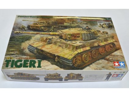 Tamiya 25401 German Tiger I "Late Version' w/Ace Commander & Crew Set (5 Figures)