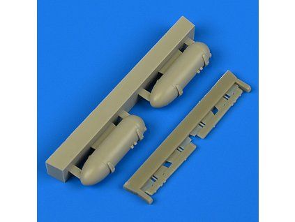 1/72 Ki-61-Id Hien drop tanks with pylons - TAMIYA