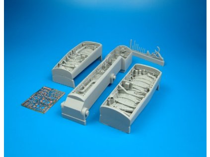1/32 F/A-18C/D Hornet wheel bays - ACADEMY