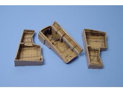 1/48 Dornier Do 335 Pfeil wheel bays - TAMIYA