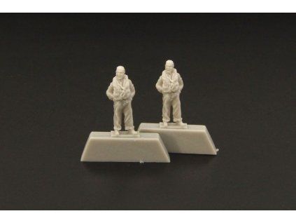 1/144 RAF pilot WWII resin figurine 2pcs