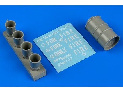 1/48 Fire drums and buckets