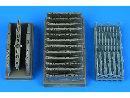 1/32 A-1 Skyraider pylons - early version - for TRUMPETER
