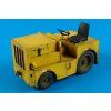 1/32 DMC Logan T-40 USAF tow tractor