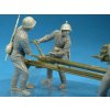 1/35 Soviet Artillery Crew on Maneuver - Miniart