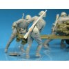 1/35 Soviet Artillery Crew on Maneuver
