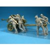 1/35 Soviet Artillery Crew on Maneuver - Miniart