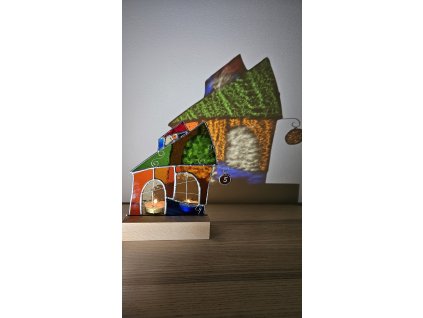 Magický vitrážový domeček