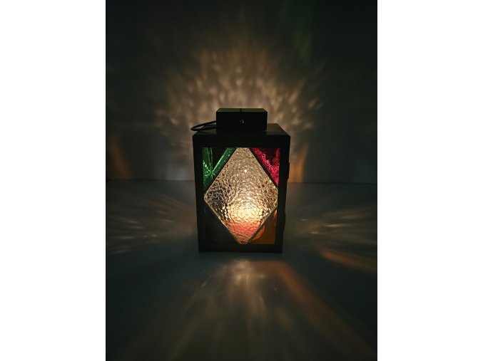 Lucerna s vitráží