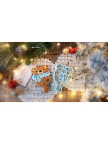 Nanuk medvídek se šálou