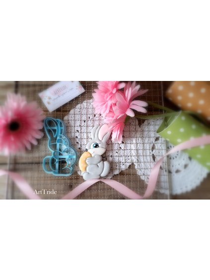 Zajíček s vajíčkem