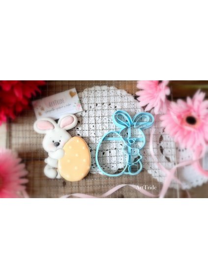 Zajíček s vajíčkem