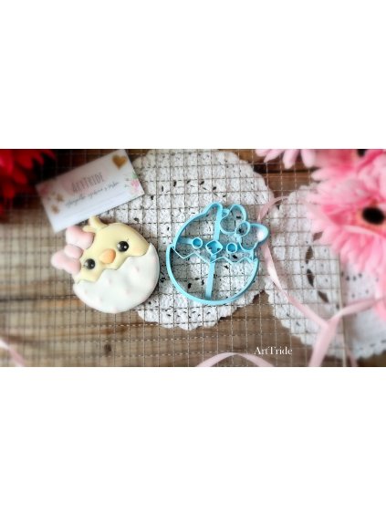 Kuřátko ve skořápce