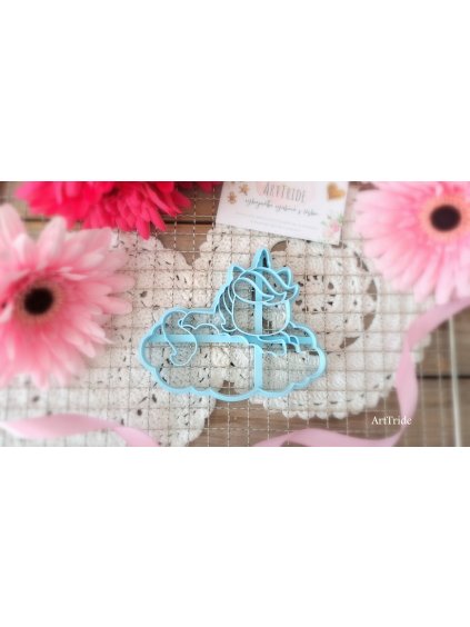 Jednorožec na mráčku