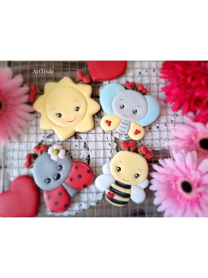 Vykrajovátka včelka, motýlek, sluníčko a beruška