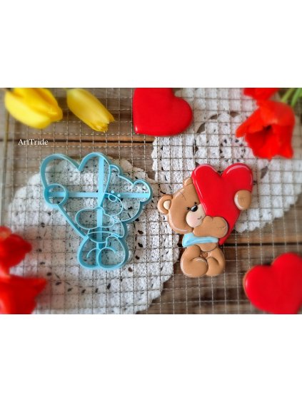 Vykrajovátko medvídek se srdcem