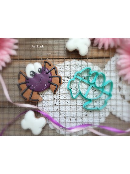 Vykrajovátko pavouček