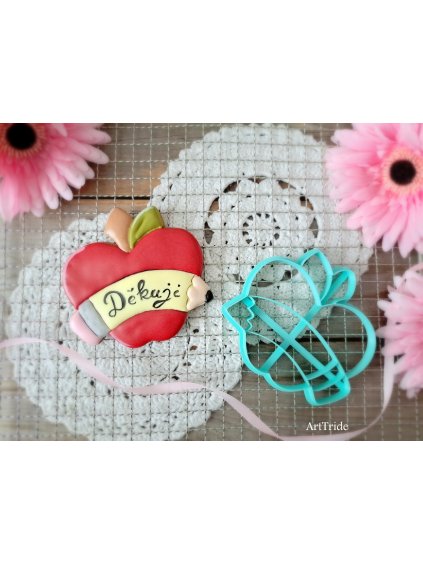 Vykrajovátko jablíčko s pastelkou