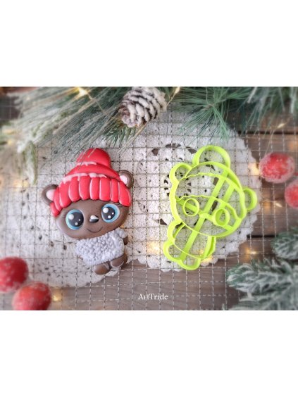 Vykrajovátko medvídek s čepicí