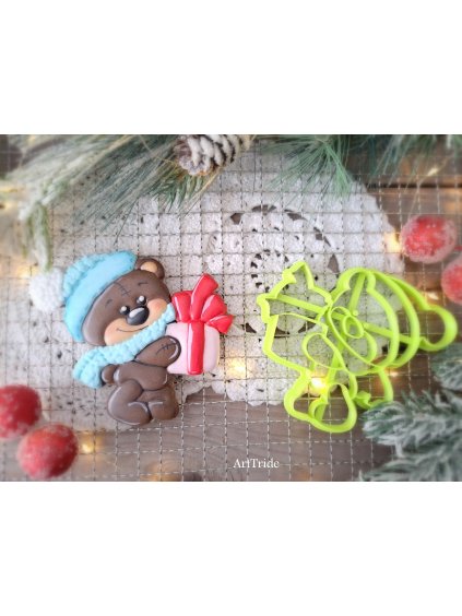 Vykrajovátko medvídek s dárkem