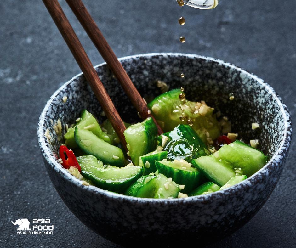 Pikantní korejský okurkový salát