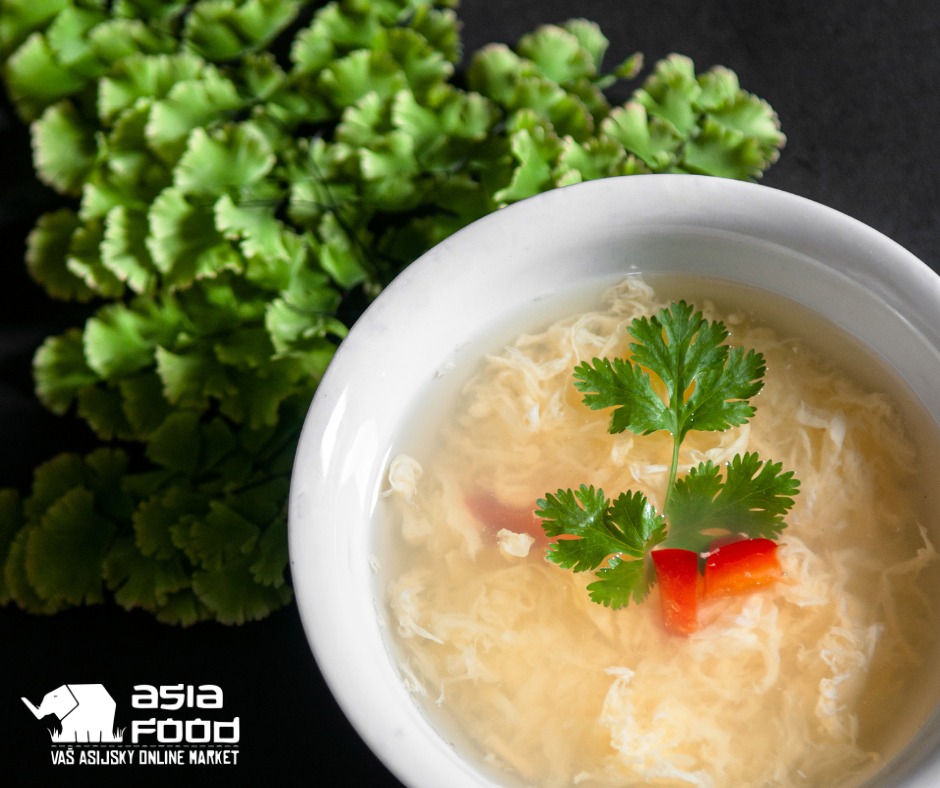 Polévka s vaječným kapáním - Egg Drop Soup